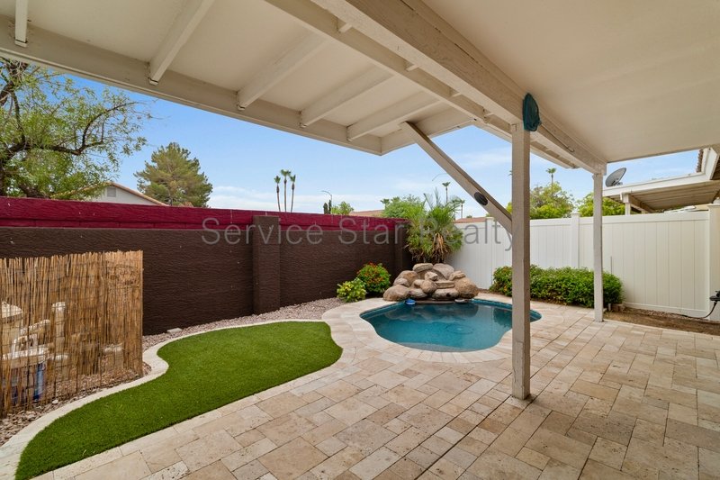 1/2 off First Month Rent - 2 Bed/2 Bath-Pool - Excellent Location property image
