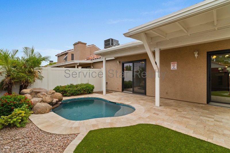 1/2 off First Month Rent - 2 Bed/2 Bath-Pool - Excellent Location property image