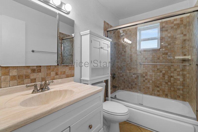 3 Bedroom, 2 Bath home in Phoenix! property image