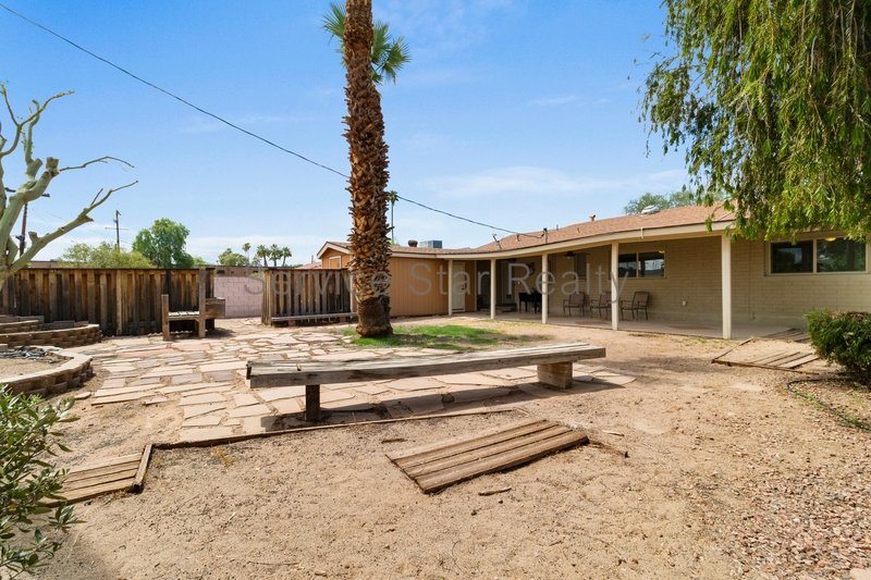 3 Bedroom, 2 Bath home in Phoenix! property image