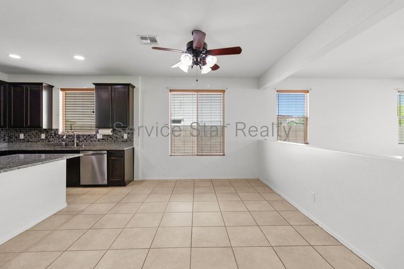 Bright & Spacious 4-Bedroom Home in South Phoenix! property image