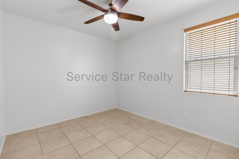 Bright & Spacious 4-Bedroom Home in South Phoenix! property image