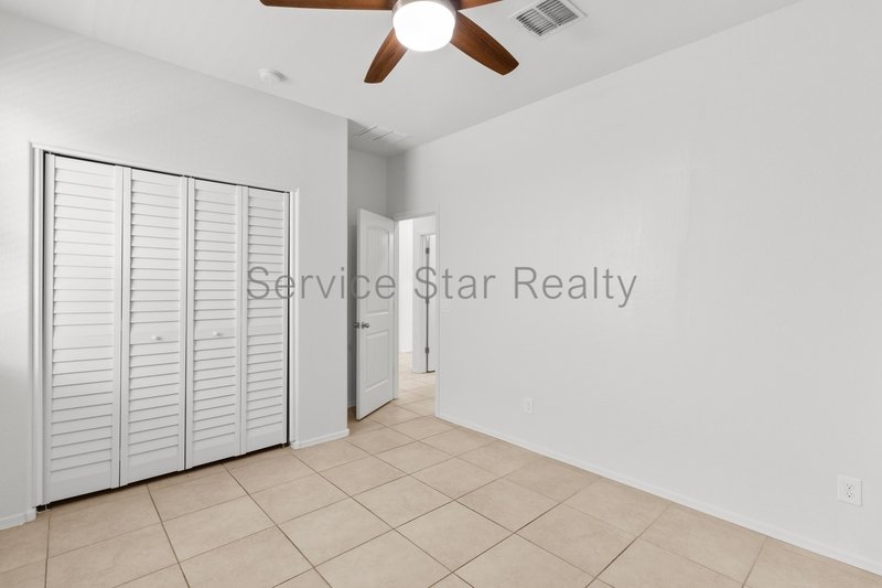 Bright & Spacious 4-Bedroom Home in South Phoenix! property image