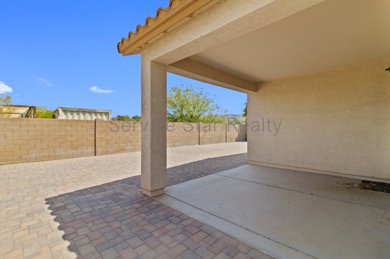 Bright & Spacious 4-Bedroom Home in South Phoenix! property image