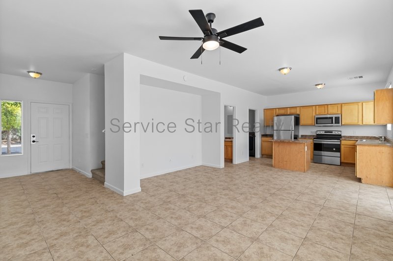 Fantastic 3Bed/2.5Bath in Central Surprise! property image