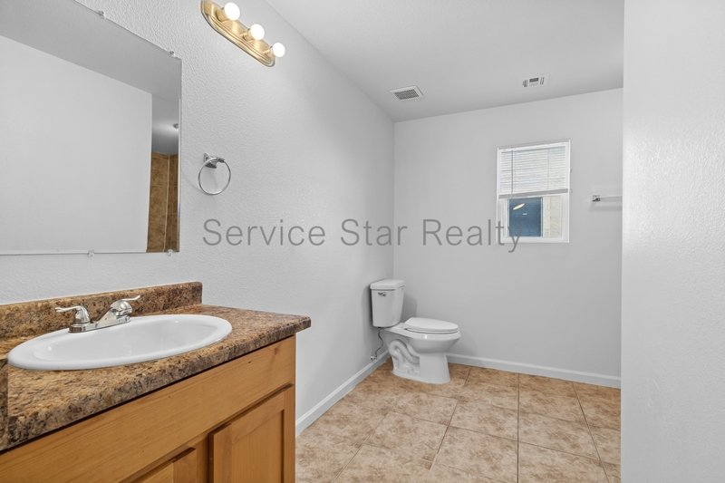 Fantastic 3Bed/2.5Bath in Central Surprise! property image