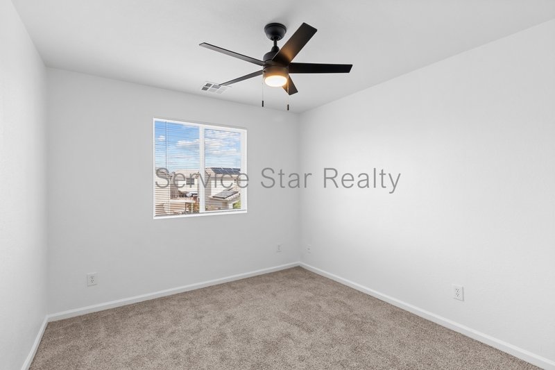 Fantastic 3Bed/2.5Bath in Central Surprise! property image