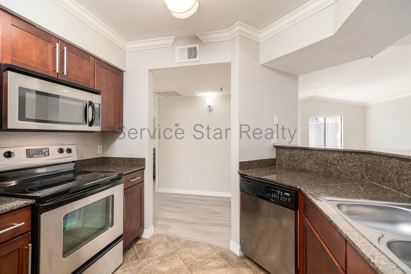 Bright & Stylish 2-Bed Condo in the Heart of Biltmore/Arcadia Lite! property image