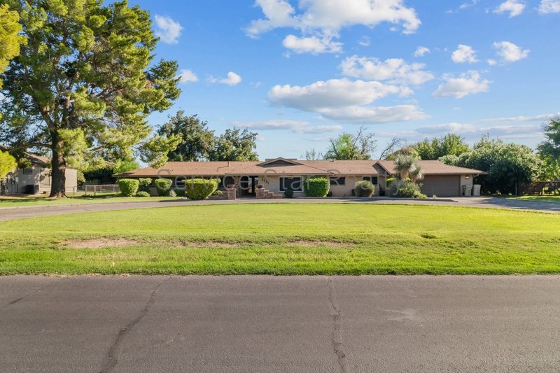 Spacious Glendale Retreat on Nearly an Acre | No HOA property image