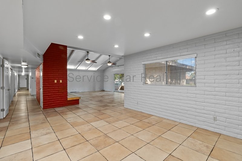 Spacious Glendale Retreat on Nearly an Acre | No HOA property image