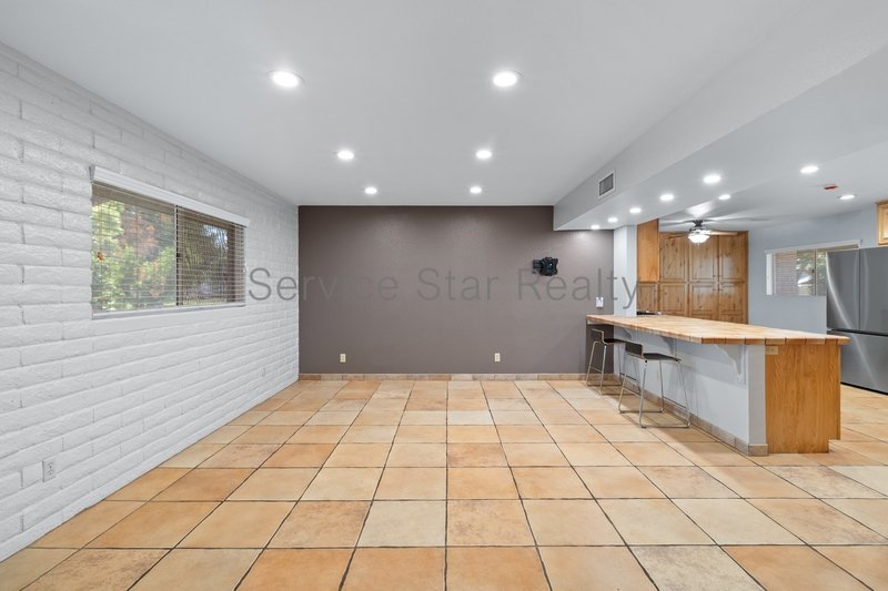 Spacious Glendale Retreat on Nearly an Acre | No HOA property image