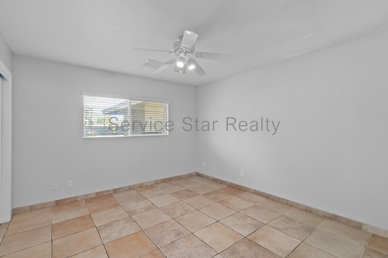 Spacious Glendale Retreat on Nearly an Acre | No HOA property image