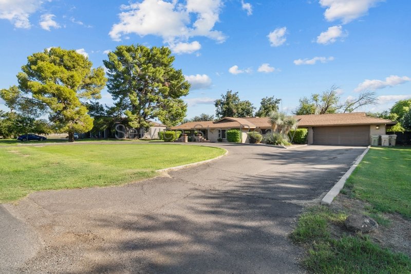 Spacious Glendale Retreat on Nearly an Acre | No HOA property image
