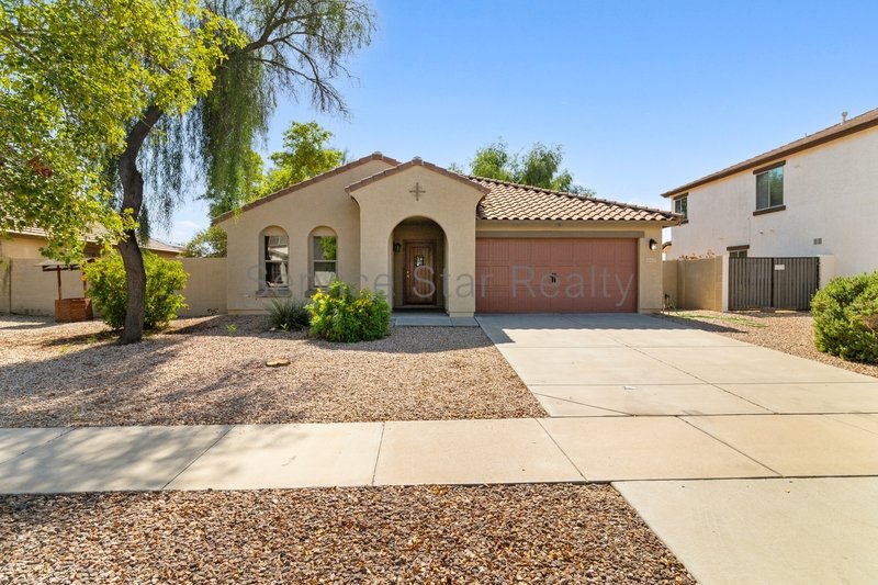 Gorgeous 4-Bed, 2-Bath Home with Chef?s Kitchen and Covered Patio property image