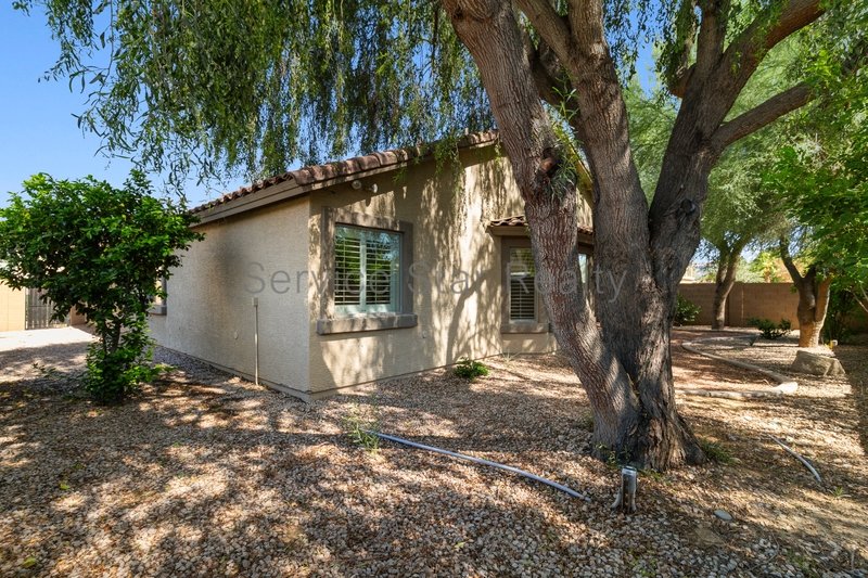 Gorgeous 4-Bed, 2-Bath Home with Chef?s Kitchen and Covered Patio property image