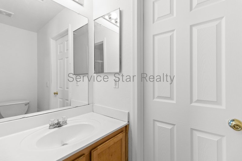 **MOVE IN SPECIAL -- 2 WEEKS FREE RENT!!** property image