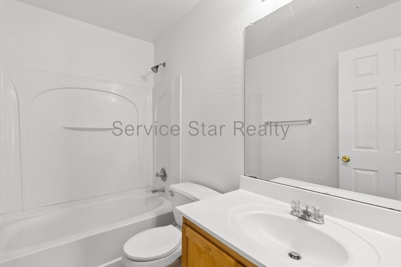 **MOVE IN SPECIAL -- 2 WEEKS FREE RENT!!** property image