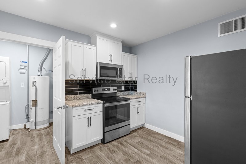 **ONE MONTH FREE RENT!!** property image