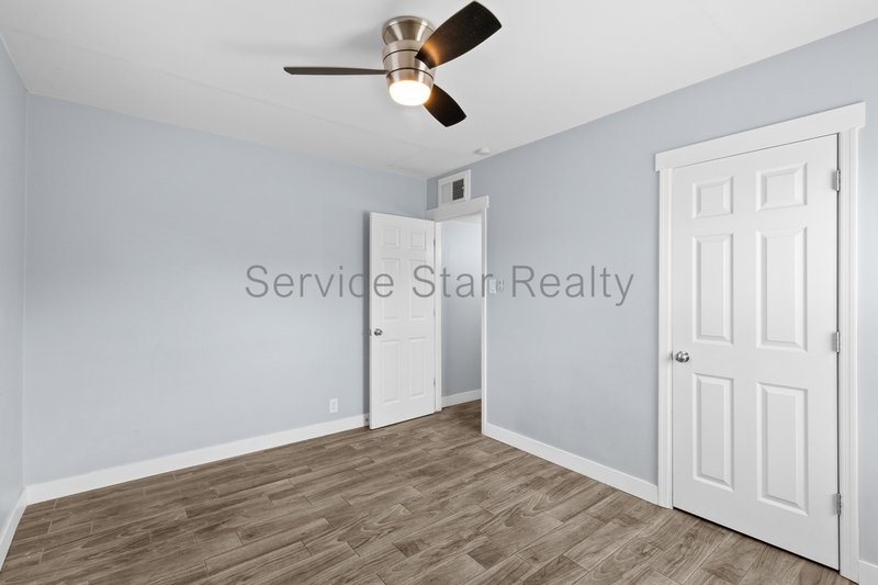 **ONE MONTH FREE RENT!!** property image