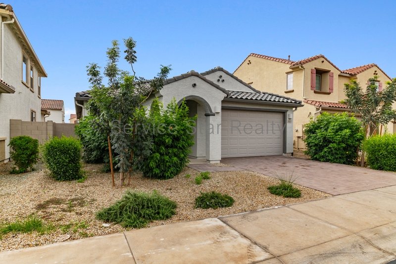 $750 OFF MOVE IN COSTS!!3 Bedroom, 2 bath home in Glendale! property image