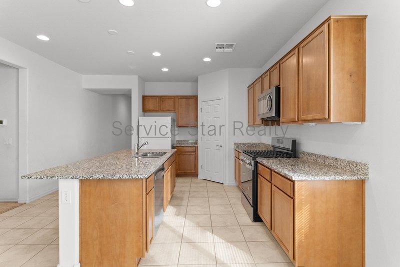 $750 OFF MOVE IN COSTS!!3 Bedroom, 2 bath home in Glendale! property image