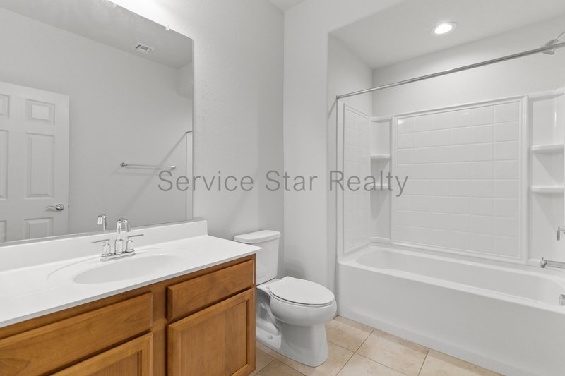 $750 OFF MOVE IN COSTS!!3 Bedroom, 2 bath home in Glendale! property image