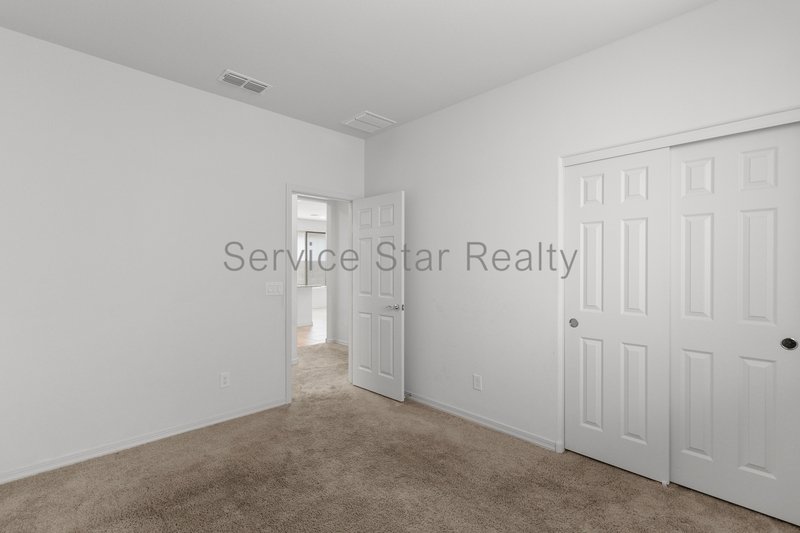 $750 OFF MOVE IN COSTS!!3 Bedroom, 2 bath home in Glendale! property image
