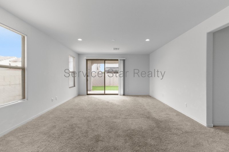 $750 OFF MOVE IN COSTS!!3 Bedroom, 2 bath home in Glendale! property image