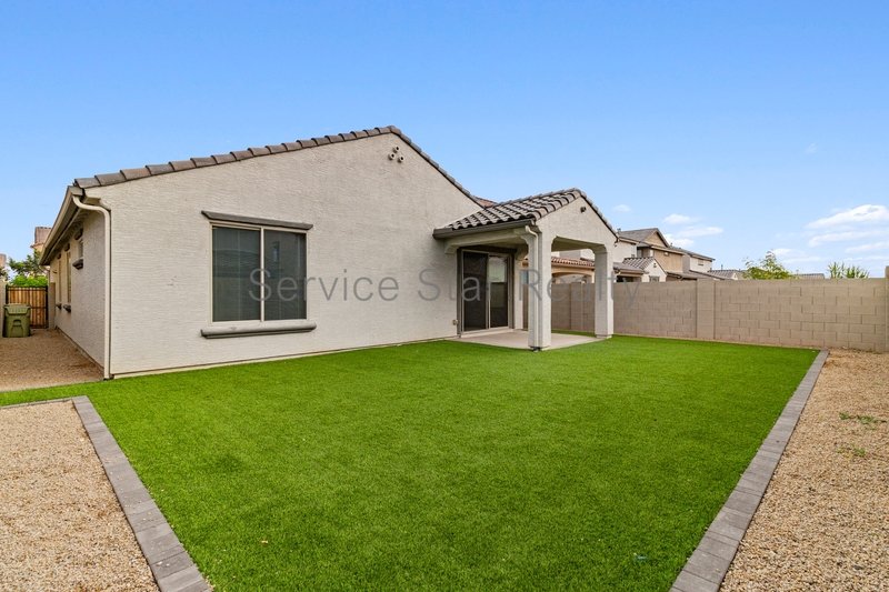 $750 OFF MOVE IN COSTS!!3 Bedroom, 2 bath home in Glendale! property image