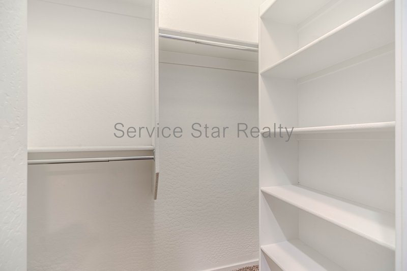 Spacious 3 Bed / 2.5 Bath Home with 2-Car Garage ? Prime South Phoenix property image