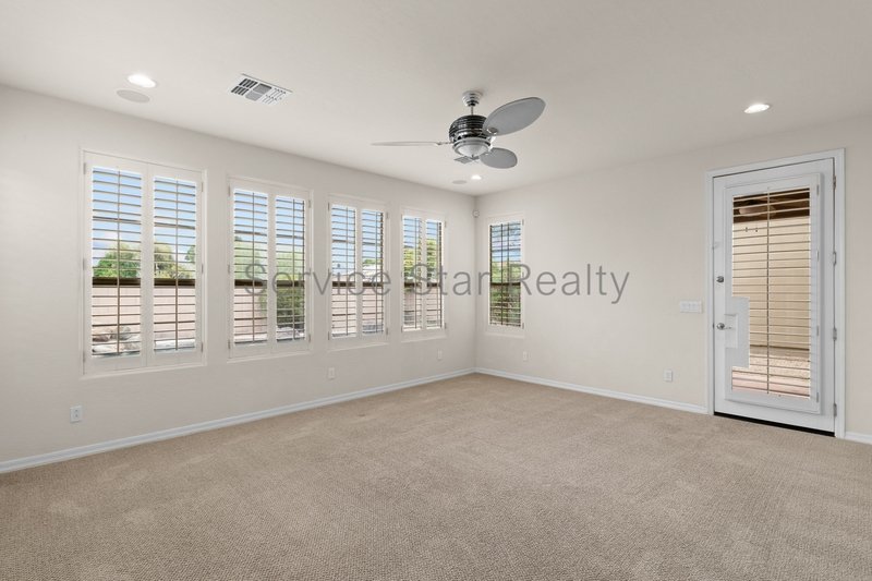 Stunning Oversized North Phoenix Home - Near Desert Ridge! property image