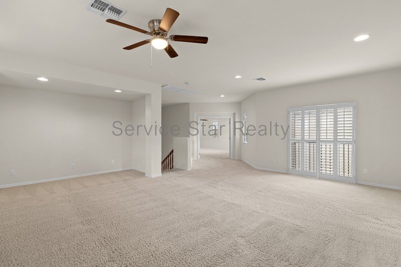 Stunning Oversized North Phoenix Home - Near Desert Ridge! property image