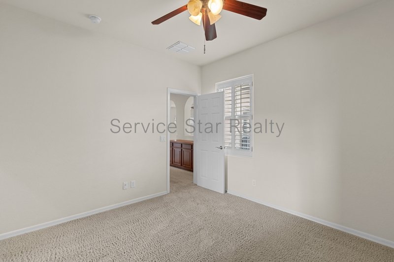 Stunning Oversized North Phoenix Home - Near Desert Ridge! property image