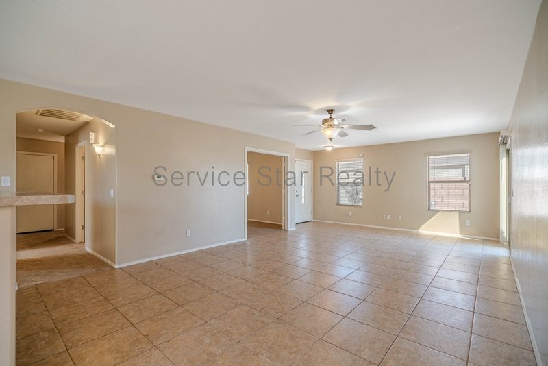 3 bed, 2 ba with den in Buckeye! property image
