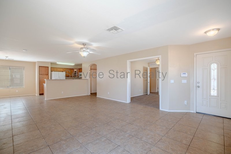 3 bed, 2 ba with den in Buckeye! property image