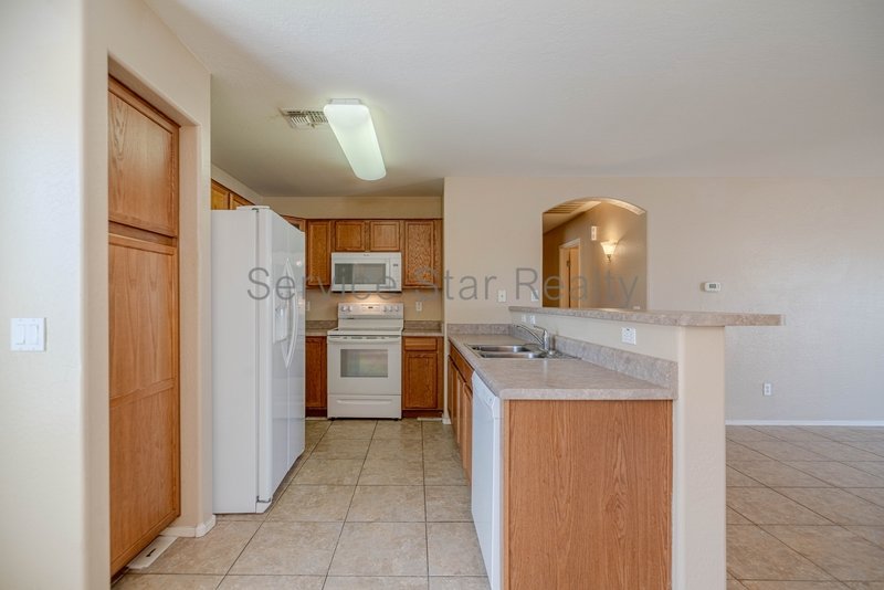 3 bed, 2 ba with den in Buckeye! property image