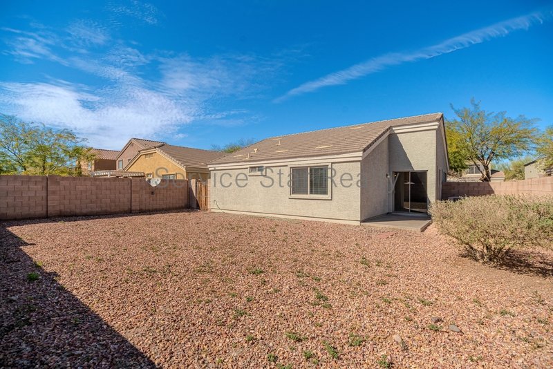 3 bed, 2 ba with den in Buckeye! property image