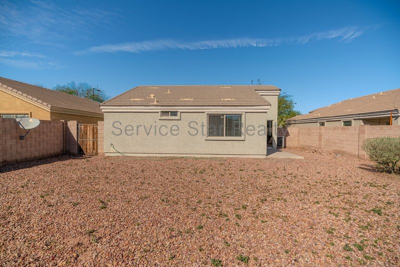 3 bed, 2 ba with den in Buckeye! property image