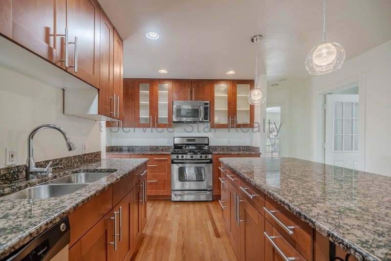 Charming 3bedroom 2 bath home property image