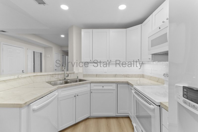 Beautifully Updated 1st floor Condo in Morningside Estates property image