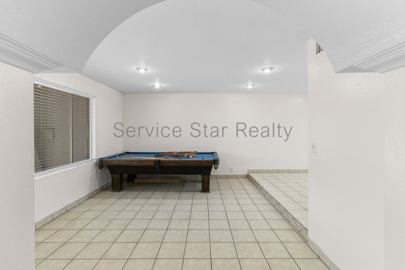 Great 5 bed 2 bath home property image