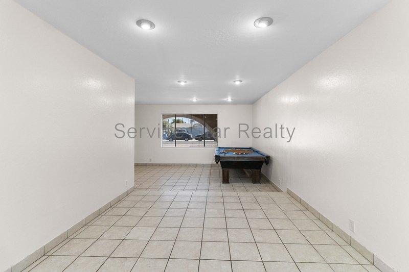 Great 5 bed 2 bath home property image