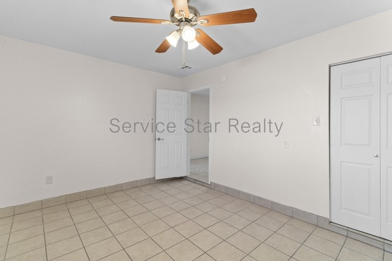 Great 5 bed 2 bath home property image