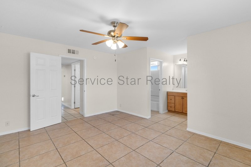 Great 5 bed 2 bath home property image