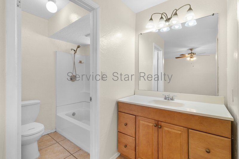 Great 5 bed 2 bath home property image