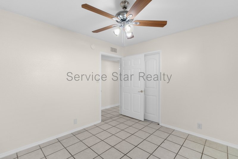 Great 5 bed 2 bath home property image