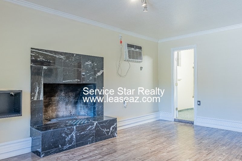 5 bedroom/ 3 bath with a POOL! 2 WEEKS FREE IF MOVED IN BY 11/30!! property image