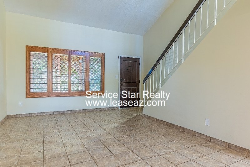 5 bedroom/ 3 bath with a POOL! 2 WEEKS FREE IF MOVED IN BY 11/30!! property image