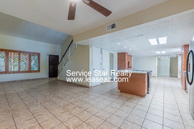 5 bedroom/ 3 bath with a POOL! 2 WEEKS FREE IF MOVED IN BY 11/30!! property image