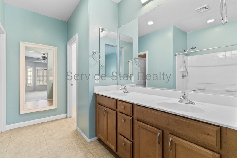 Lovely 2 Bedroom, 2 Bath Home property image